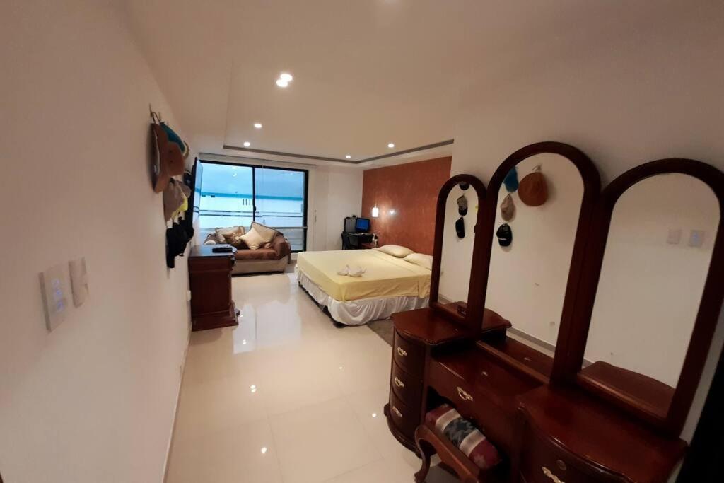 Holiday home Espectacular Casa Grande Vacacional En Manta!