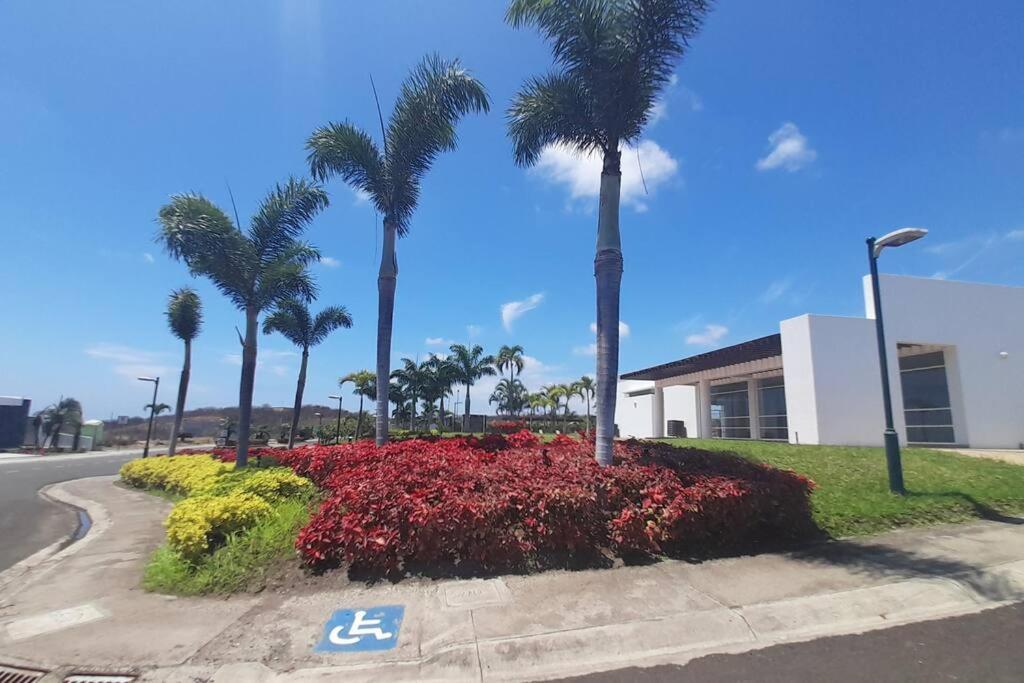 Holiday home Espectacular Casa Grande Vacacional En Manta!