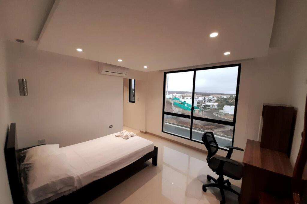 Espectacular Casa Grande Vacacional En Manta! Holiday home *