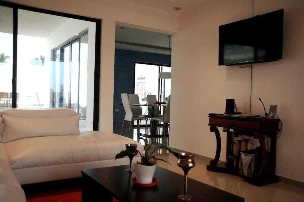 Espectacular Casa Grande Vacacional En Manta! Holiday home