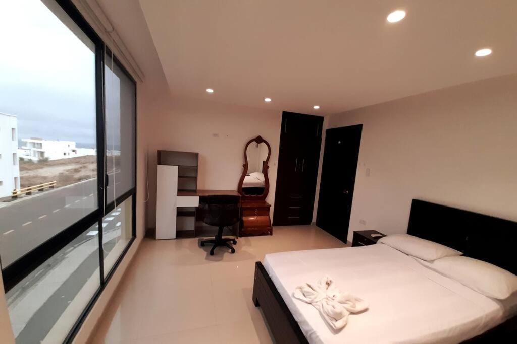 Espectacular Casa Grande Vacacional En Manta!