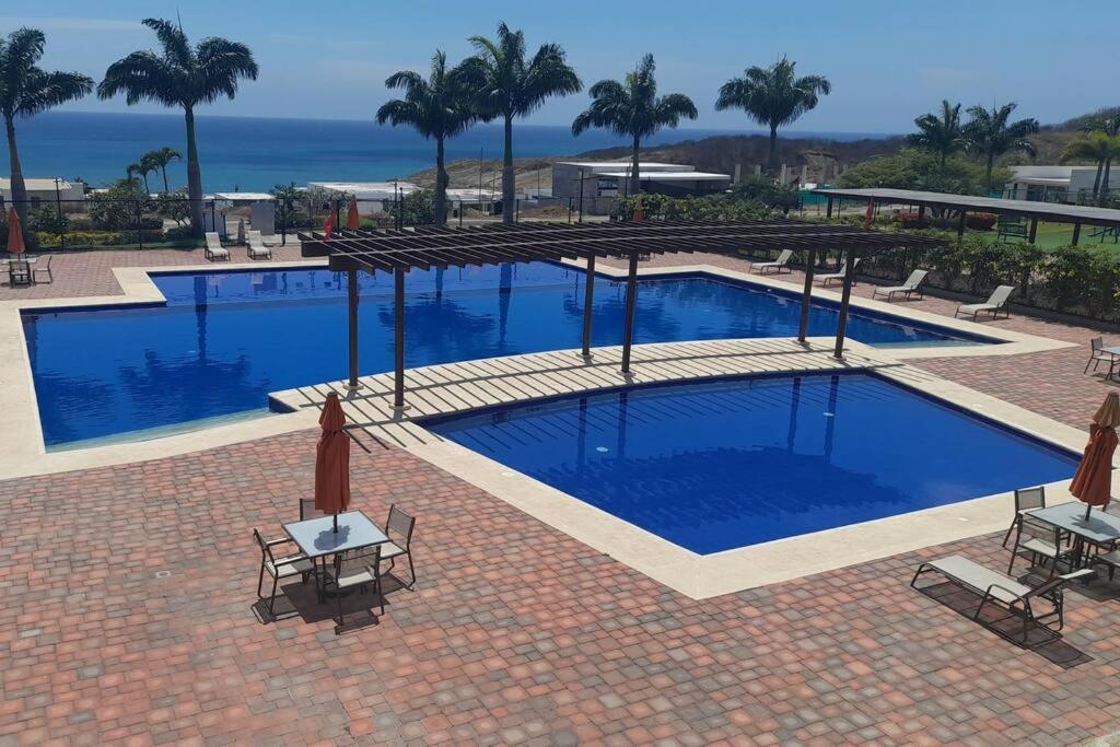 Espectacular Casa Grande Vacacional En Manta!