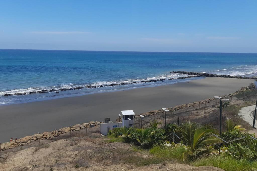 Espectacular Casa Grande Vacacional En Manta! Holiday home